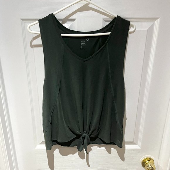 Set of 2 Muscle Tanks (Gap/Old Navy) - Picture 7 of 12